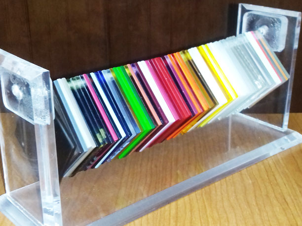 hacemos trabajos en acrílicos