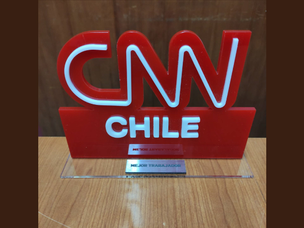 hacemos trabajos en acrílicos