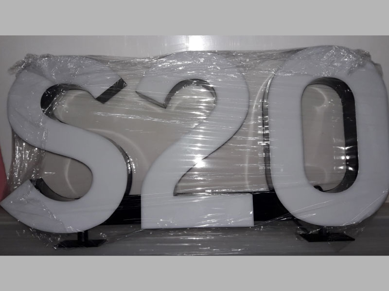 trabajos especiales en acrílico