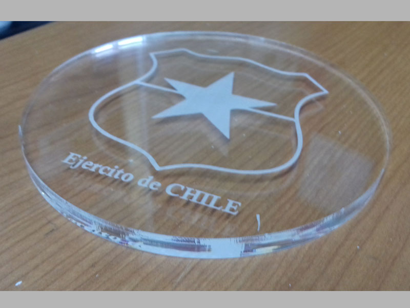 trabajos especiales en acrílico